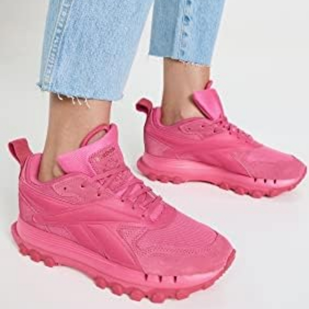 Reebok Cardi B Classic Leather V2 Womens Chunky Sneakers Pink Fusion 7.5